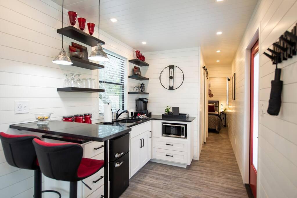The Merlot House-Container Home 12 Min To Magnolia Bellmead Exterior foto