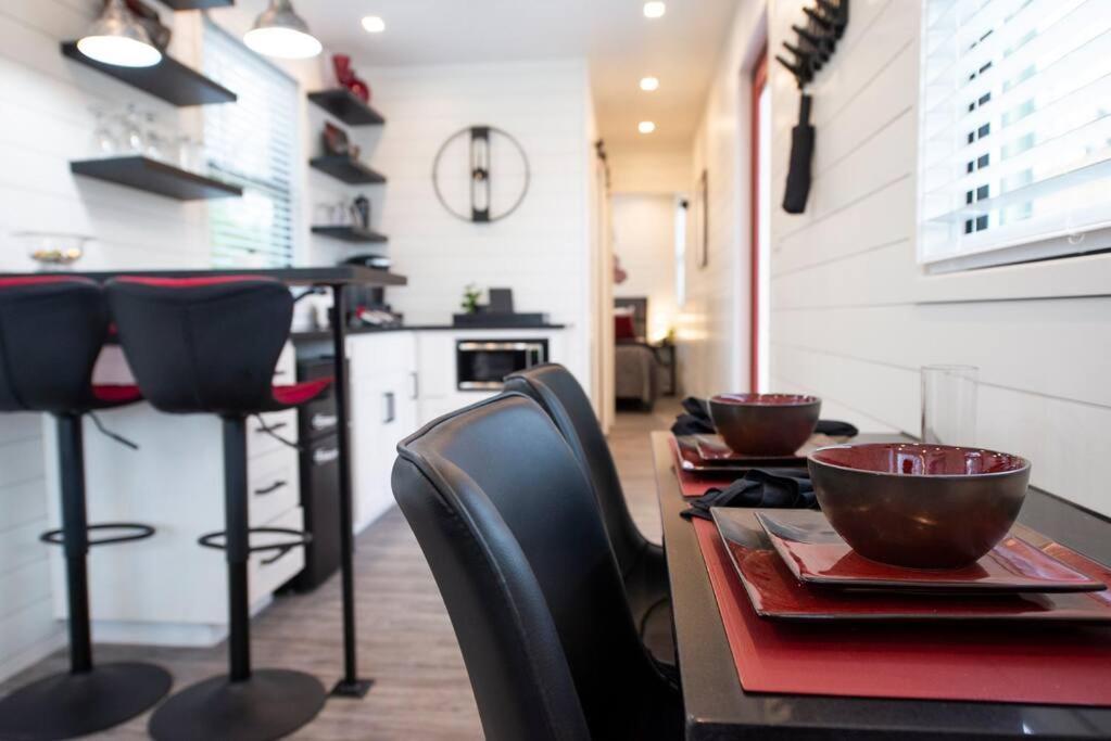The Merlot House-Container Home 12 Min To Magnolia Bellmead Exterior foto